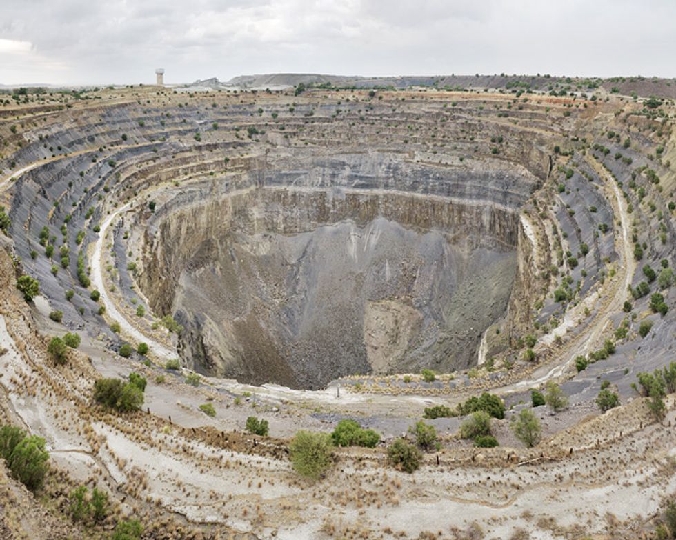 For What It's Worth' This Is What a Diamond Mine Looks Like Compared to the Precious Stones Taken From It