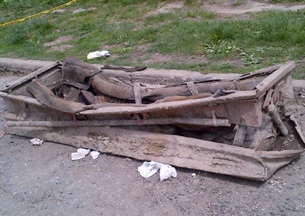 The Mysterious and Creepy Thing That Appeared in the Middle of a New York City Street Has Police Looking for Answers