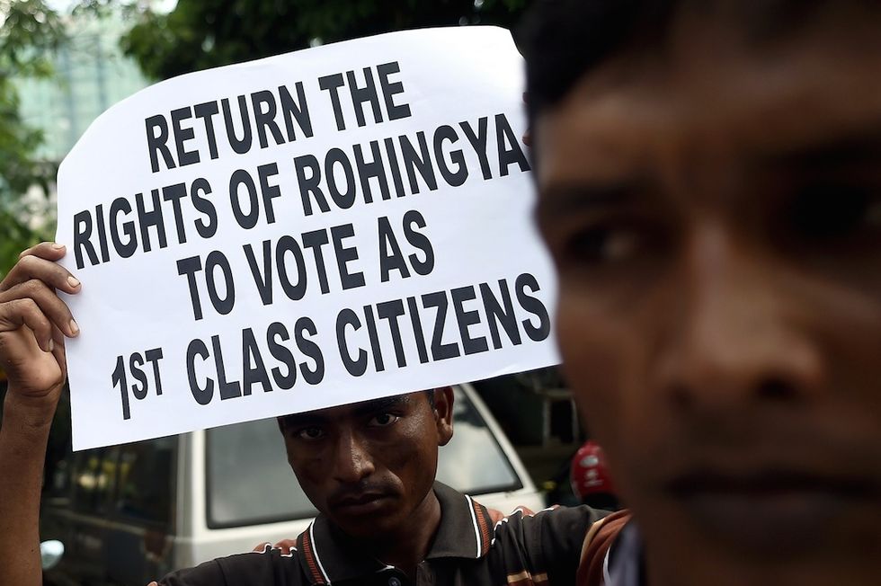 500 Muslims Persecuted by Buddhists Flee, Wash Ashore on Two Boats in Indonesia