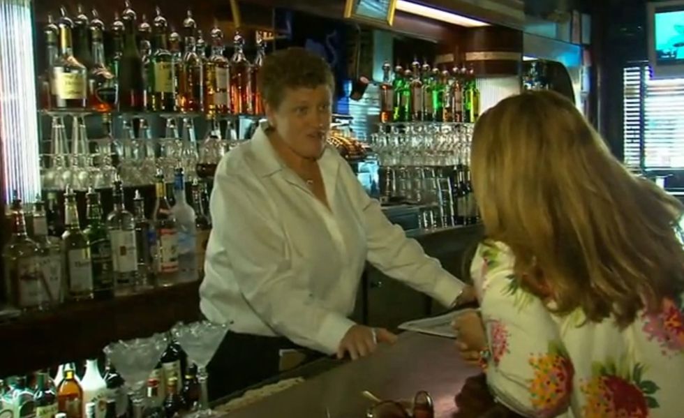 ‘I Did Not See It Coming’: New York Waitress Left ’Shocked’ by Action of Loyal Customer