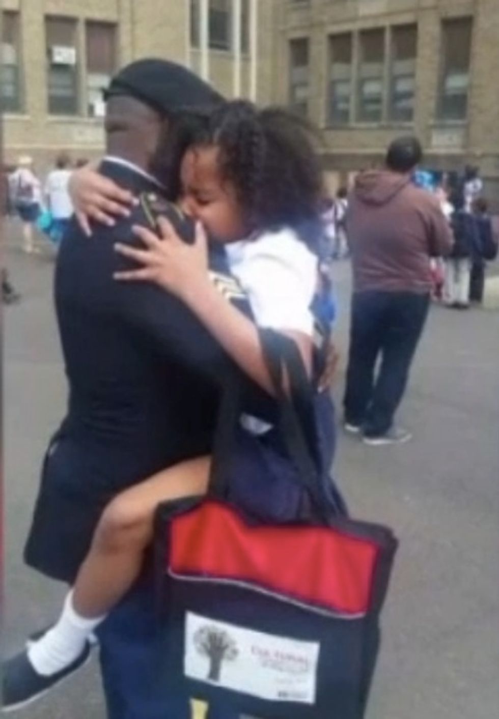 'Daddy!': Soldier Surprises His 9-Year-Old Girl Outside Her School After a Long Time Away — and Things Quickly Get Emotional