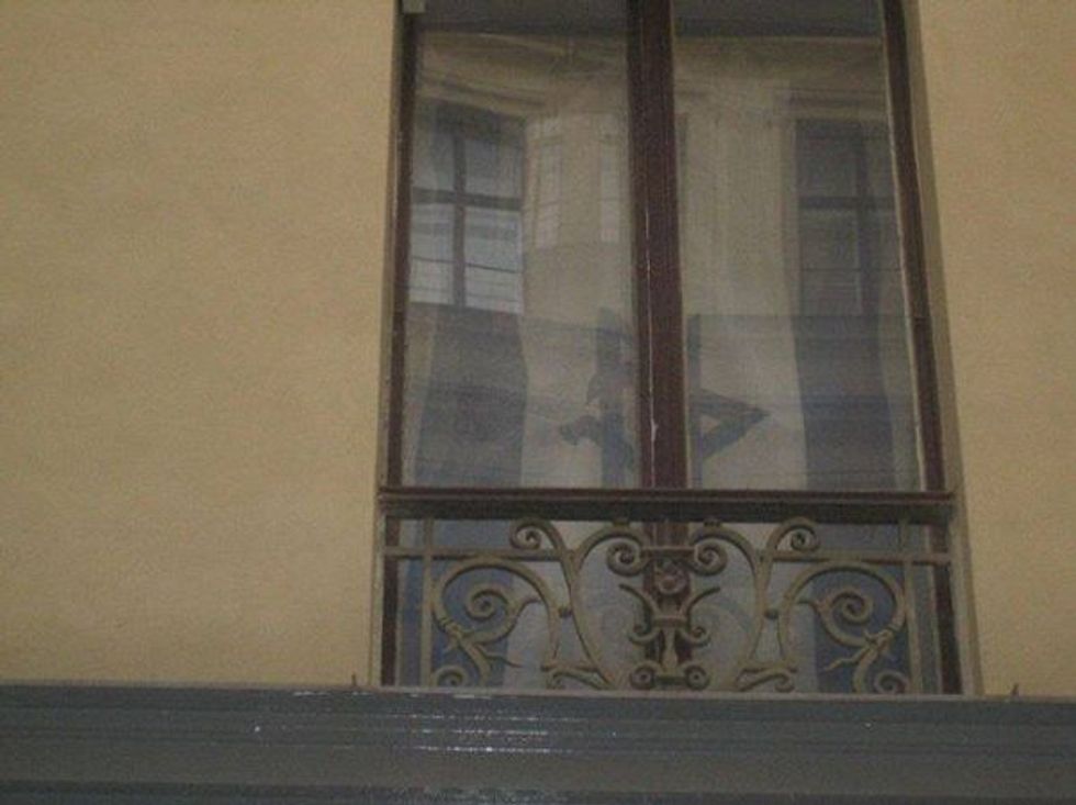 Apartment Resident Given Ultimatum Over Israeli Flag in Window
