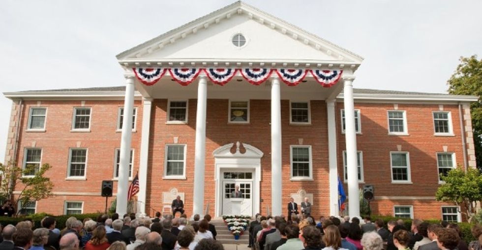 Prominent Christian College Removes Hastert's Name in Wake of Indictment