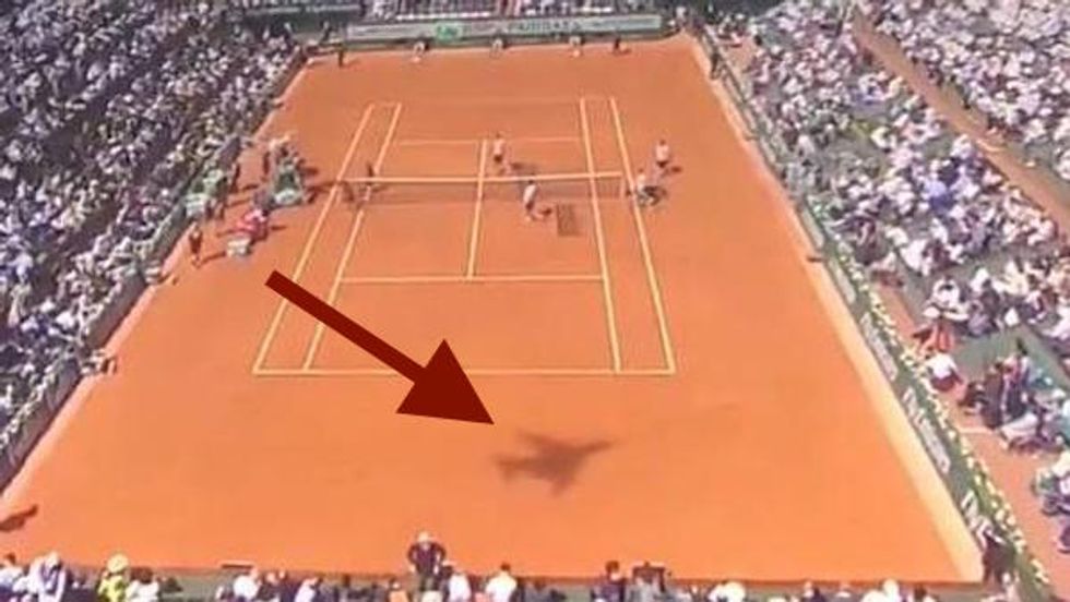 Watch the Shadow of This Plane and You’ll Understand Why Tennis Fans Were Freaked Out