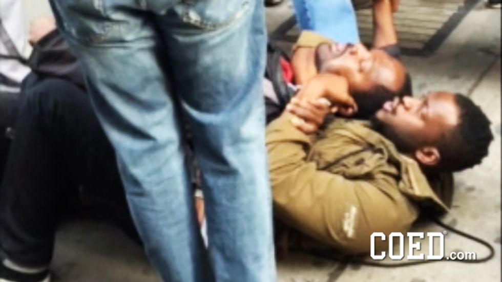 ‘It Wasn’t a Black or White Thing’: Watch Group of Citizens Handle Alleged NYC Mugger in the Best Way