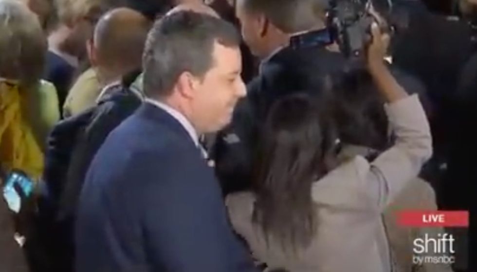 Cameras Capture Fox News Reporter's Frustrated Reaction After Being Denied Question at Clinton Event