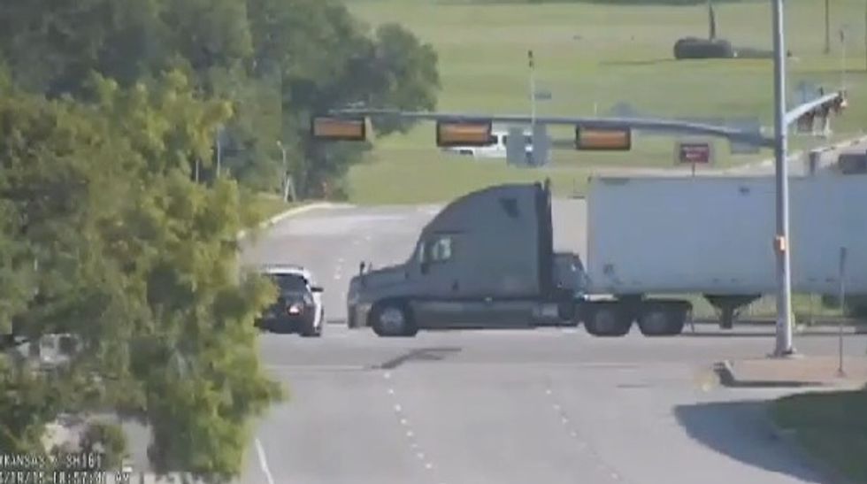 Police SUV Takes an Insane Hit by Semitruck Plowing Through a Red…and When You Realize Where It Happened You’ll Agree It’s a ‘Miracle’ Too