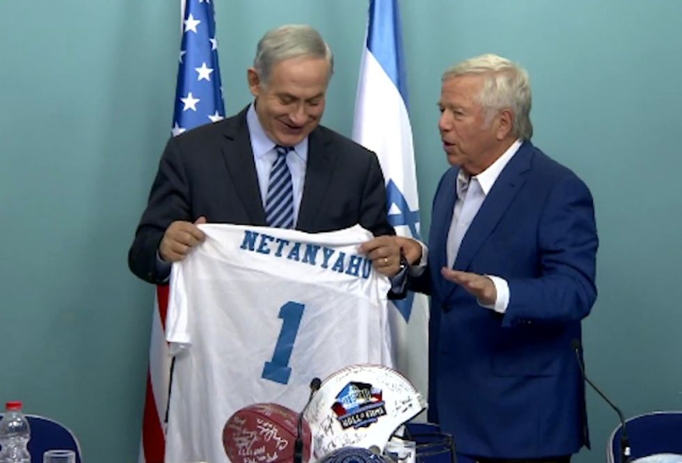 Netanyahu Still Hasn’t Convinced Obama to Abandon Iran Nuclear Deal — Now He’s Going for Football Imagery to Make His Case