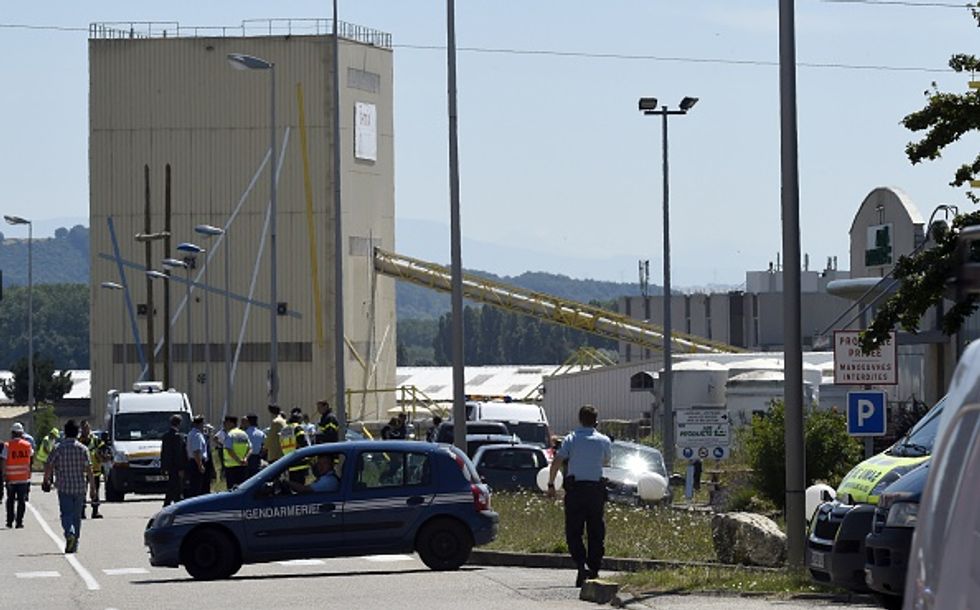 Explosion, Beheading at French Gas Plant Said to Be Carried Out by 'Terrorists' With a Flag Bearing Arabic Inscriptions