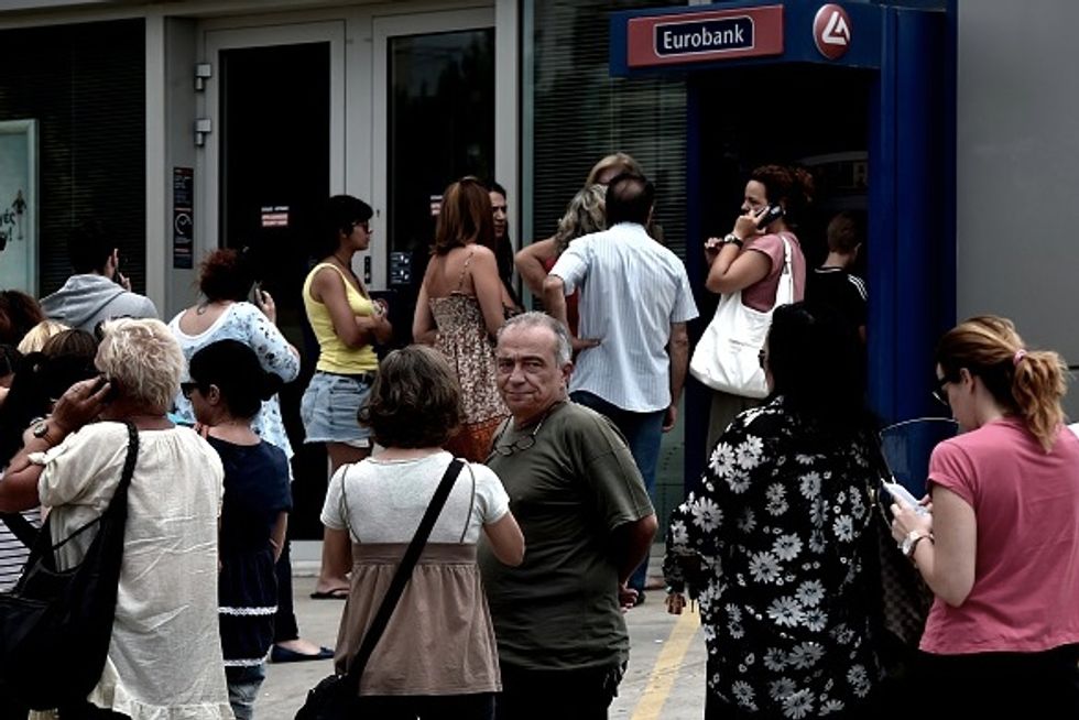 Greece's Creditors Reject Aid Extension, Worried Citizens Line Up for Hours at ATMs (UPDATED)