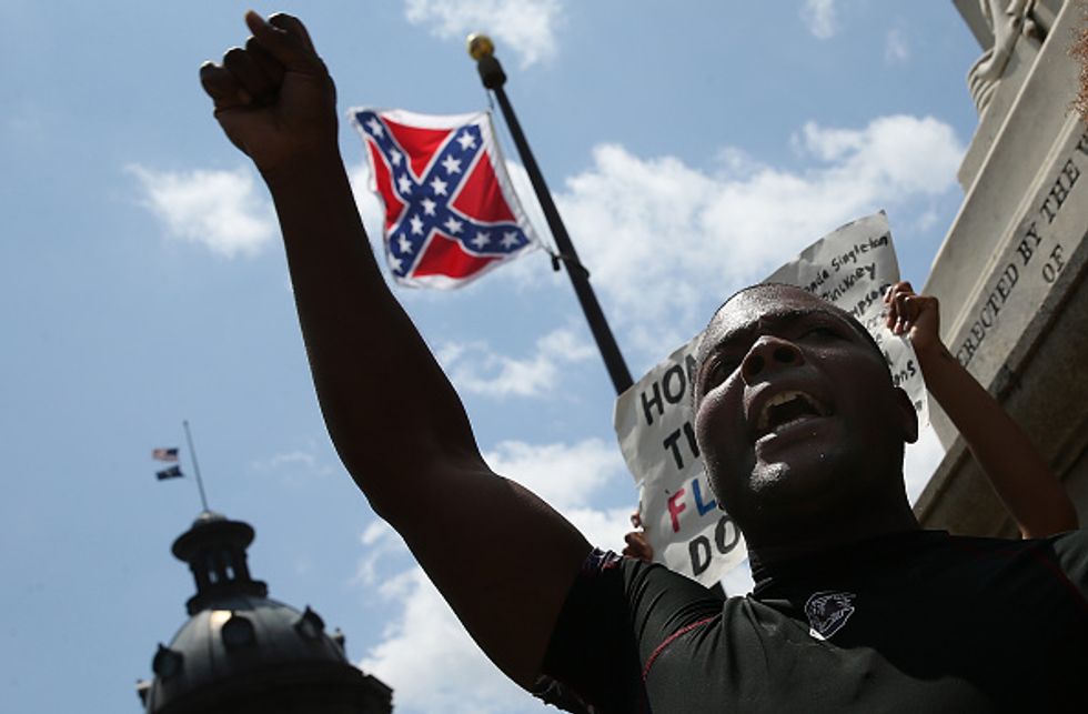 South Carolina Gov. Signs Bill to Bring Down Confederate Flag