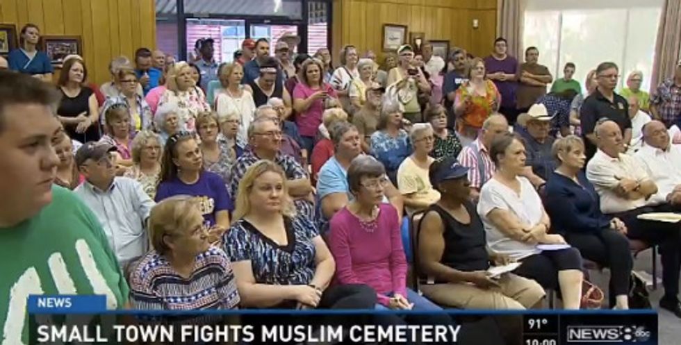 Here's How Residents of This Small Texas City Are Responding to a Proposed Islamic Cemetery