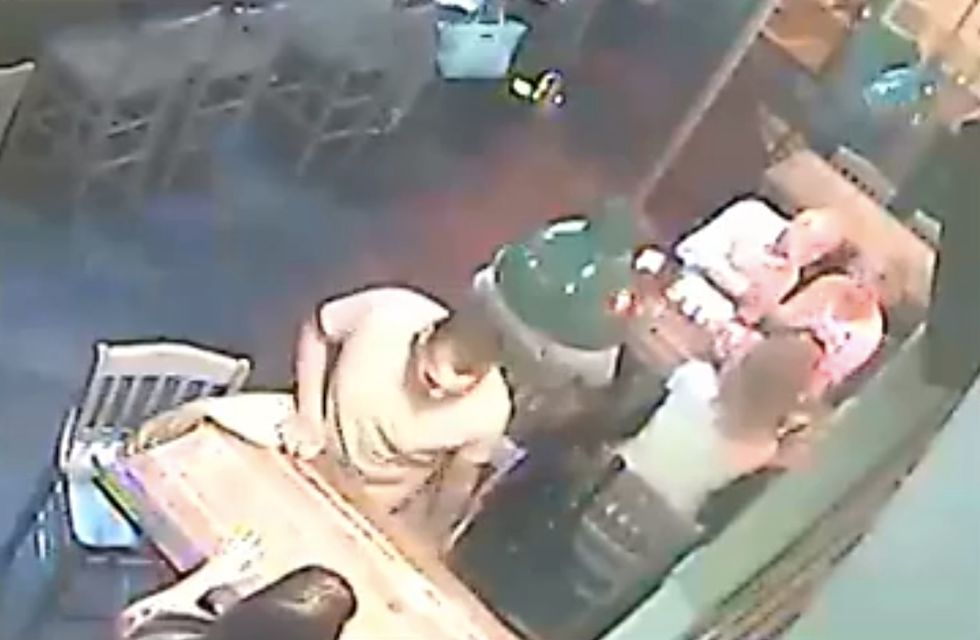 Watching This Video, Can You Tell How Woman's Wallet Was Stolen?