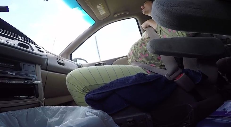 Oh My God!': Jaw-Dropping Footage Captures Texas Woman Give Birth to 10-Pound Baby in Moving Car