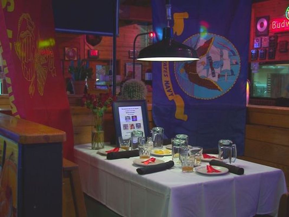 Chattanooga Restaurant Sets Reserved Table in Honor of Five Slain Servicemen: 'It's Their Table