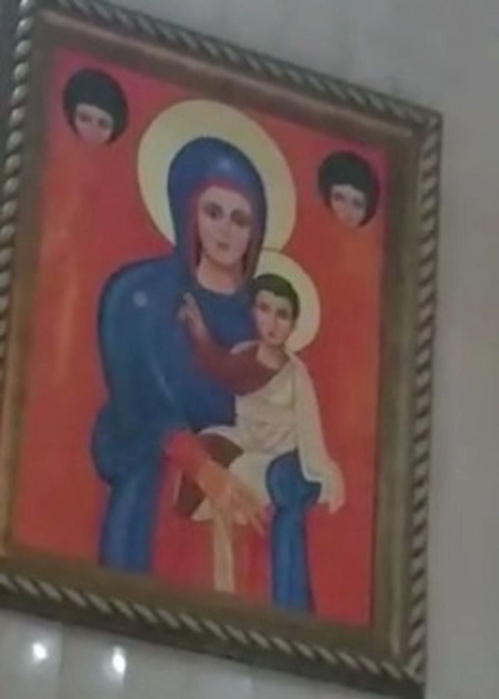He Looked at a Painting of the Virgin Mary While Reciting the Lord's Prayer and Noticed Something That's Capturing the World's Attention
