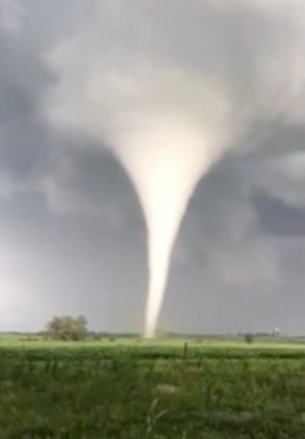 Family Witnesses 'Humongous' Ghost-White Tornado Tearing Across Iowa Field: ‘There Goes the Barn!\