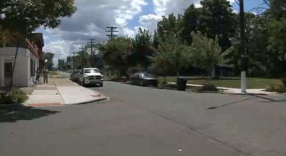 Police Stop Man for Jaywalking and Find Over 30 Bags of Marijuana, Illegal Gun — Here’s How He Escaped All Charges