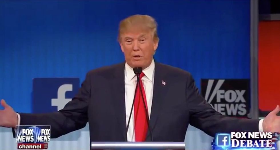 When Debate Moderator Asks 'Show of Hands' Question, Only Trump Raises His — Then Things Get Tense