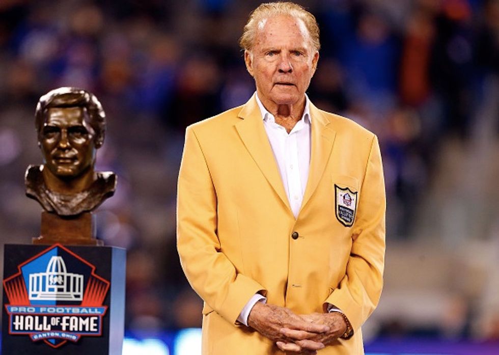 Pro Football Hall of Famer, Broadcaster Frank Gifford Dies at 84 
