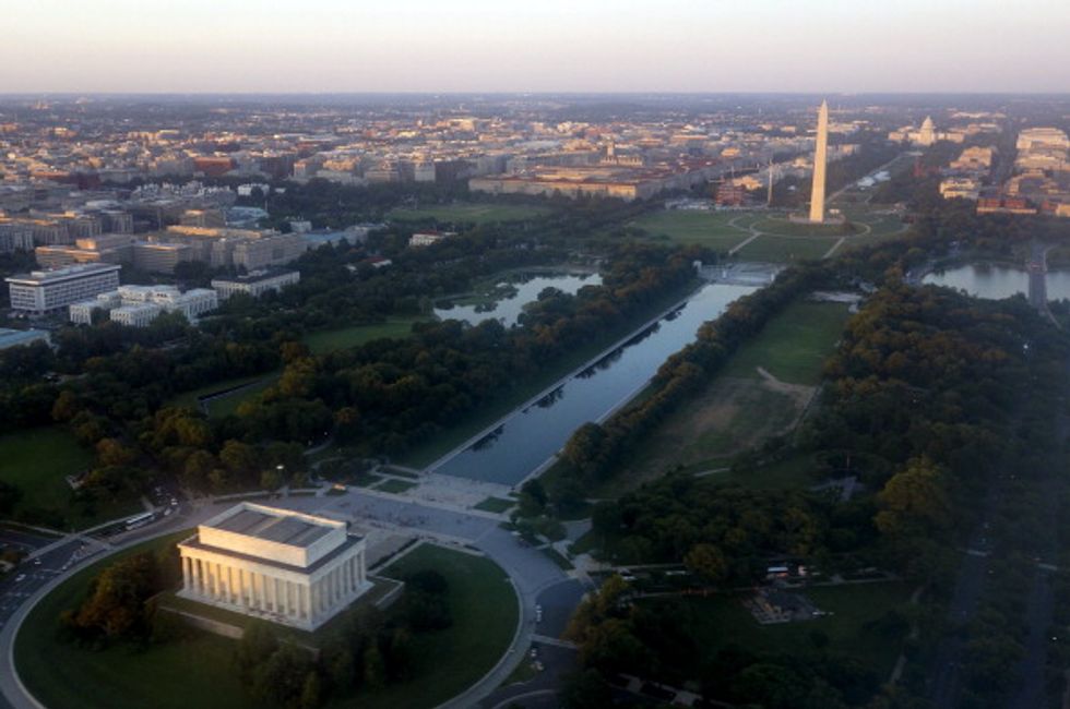 Why We Need Statesmen, Not Politicians In Washington