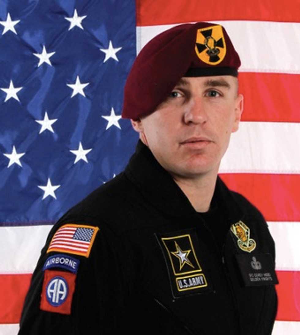 U.S. Army Parachutist Who Served Five Tours in Iraq and Afghanistan Dies After Chicago Air Show Accident