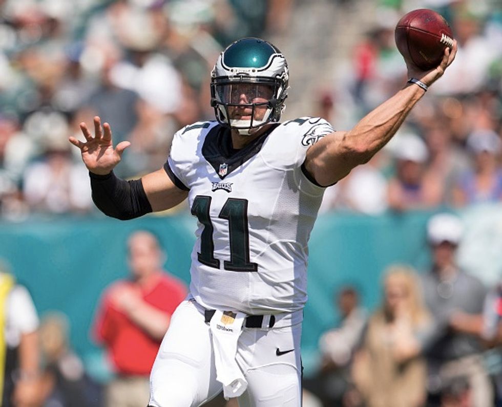‘Tebow! Tebow!’: Eagles QB Gets Standing Ovation as He Takes Field for First Time in Two Years – Watch Him Run in a TD