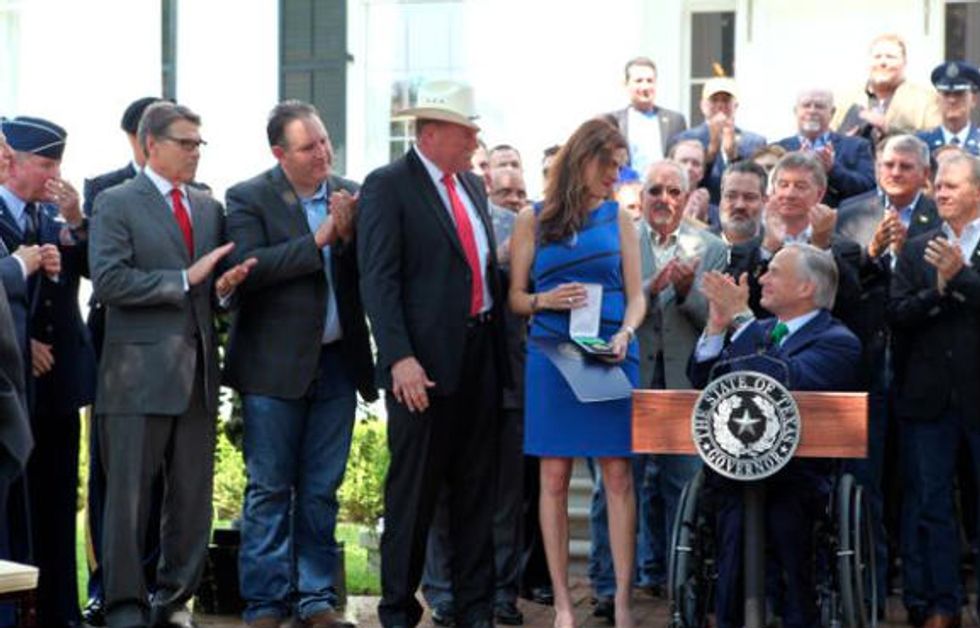 Texas Gov. Greg Abbott Honors ‘American Sniper’ Chris Kyle With State’s Highest Possible Military Honor