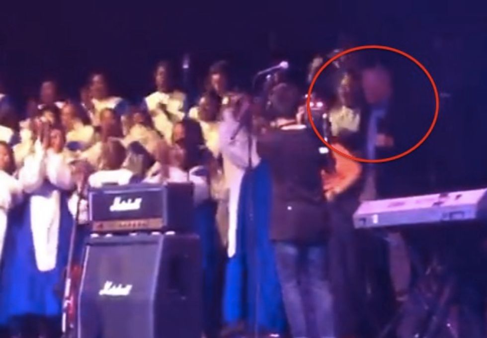 Hollywood Actor Hops on Stage and Joins Gospel Choir in Impromptu Restoring Unity Performance: 'This Is My Favorite Music