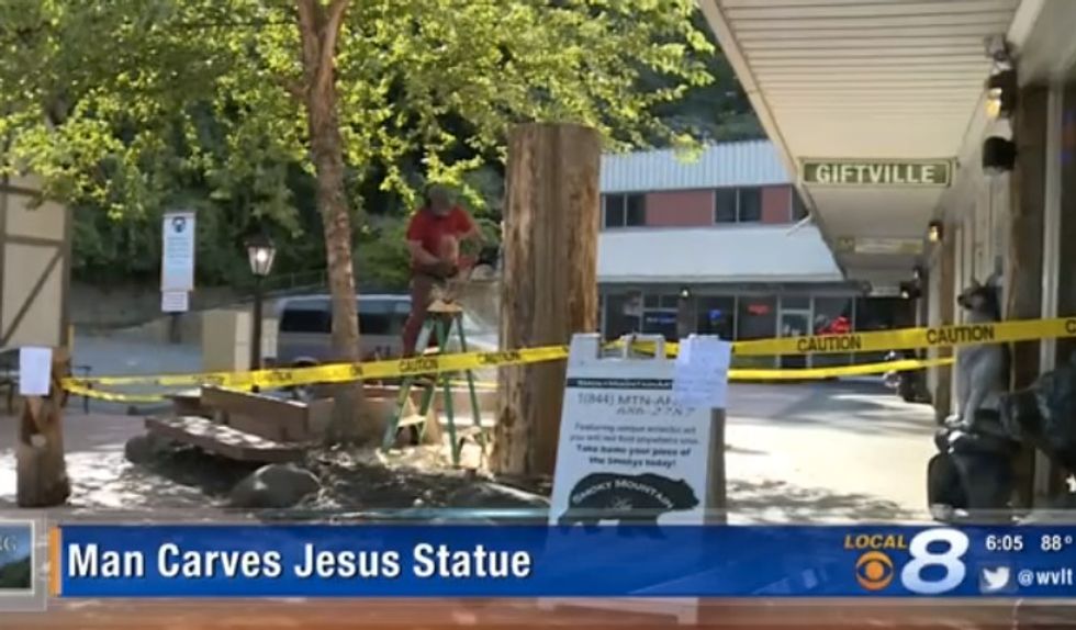 He Took a Chainsaw to a Tree — and Created Something Absolutely Stunning: 'Jesus Is in This Tree Somewhere\