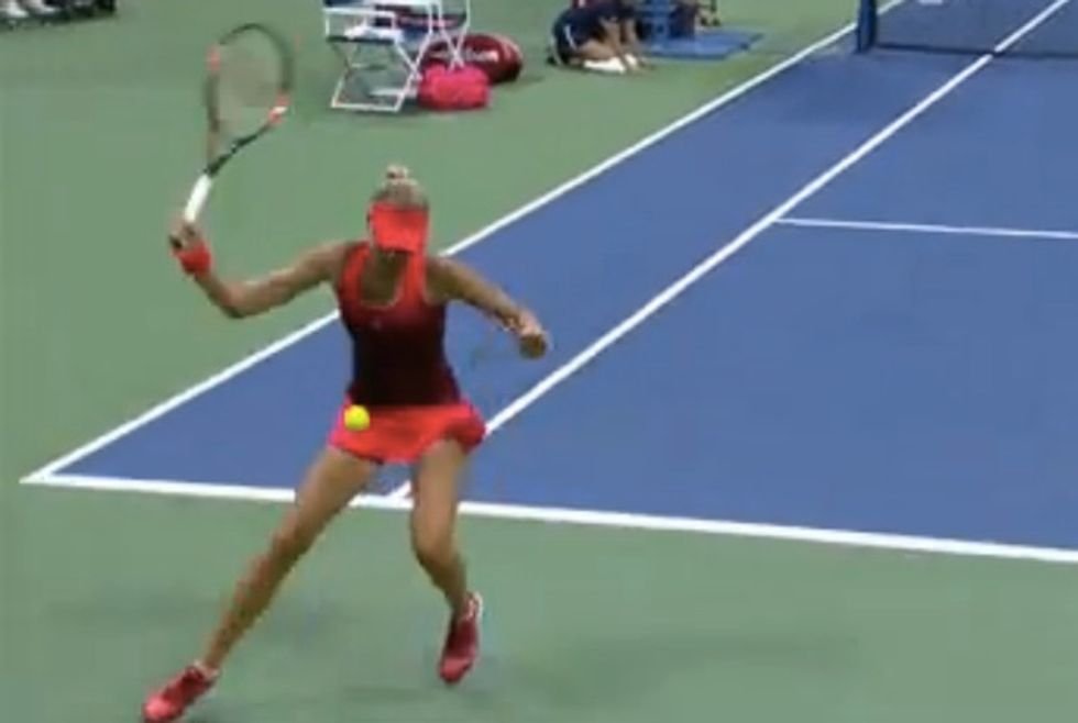 Watch This Amazing Backward Between-the-Legs Tennis Shot