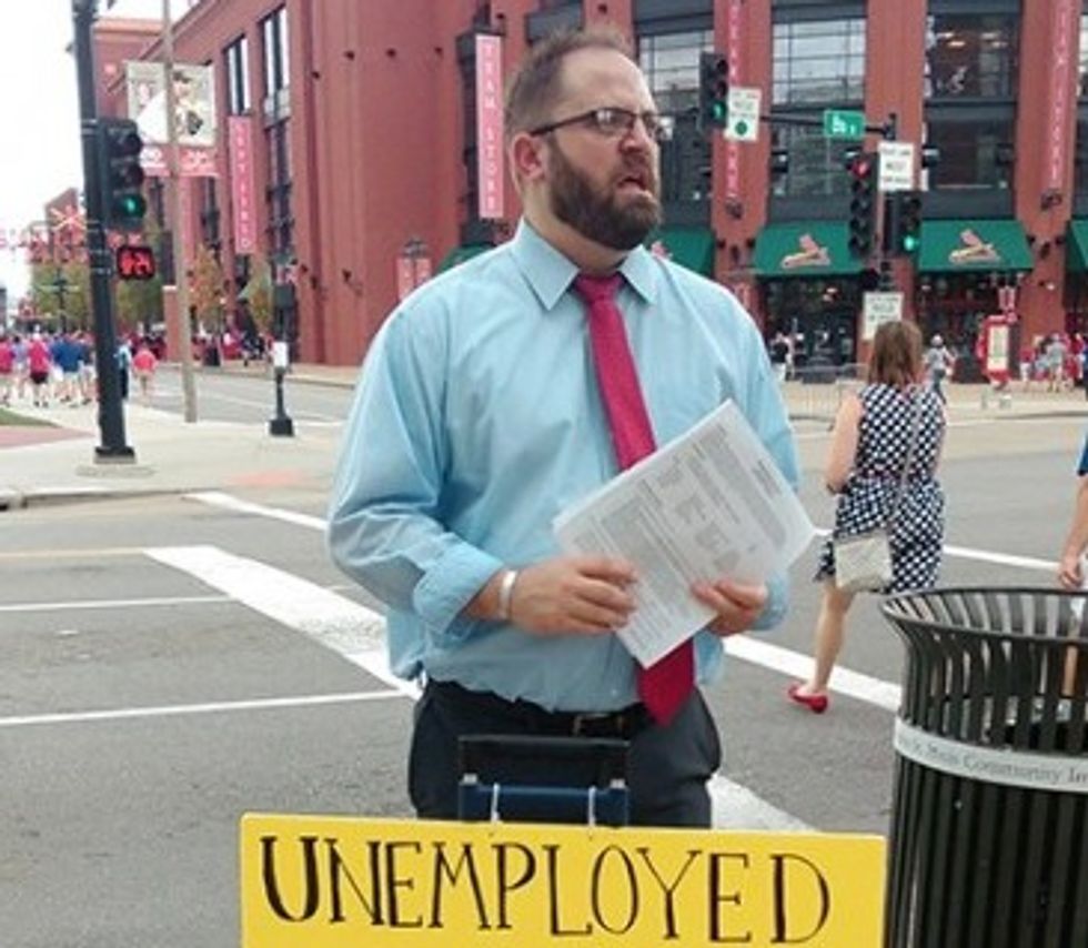 Unemployed St. Louis Man’s Unorthodox Job Hunting Tactic Has Him Getting Offers From All Over the Country, World