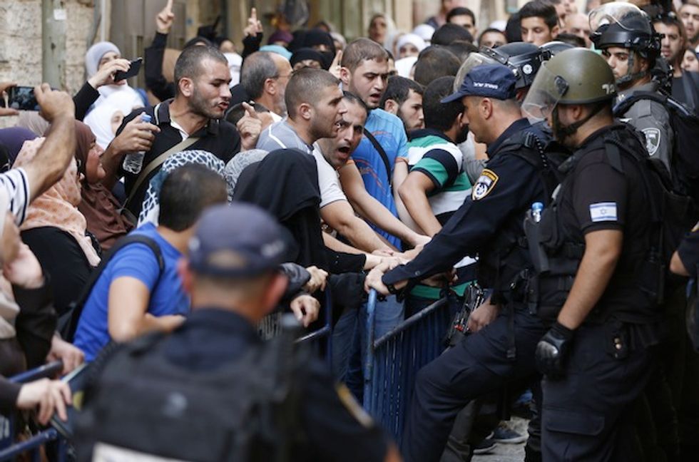 ‘War Zone’: Violent Clashes After Palestinians Stockpile Weapons for Attack on Jerusalem’s Temple Mount on Eve of Jewish New Year