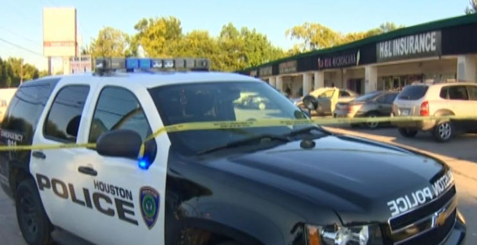Father Pays Ultimate Price to Protect His Family After Armed Suspect Climbed Into Car and Pointed Gun at His Wife
