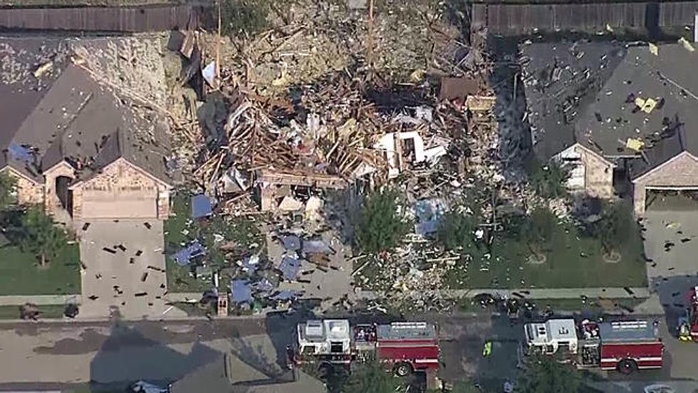 PHOTO: Large Explosion Rocks Texas Neighborhood, Levels Home; Several Injured
