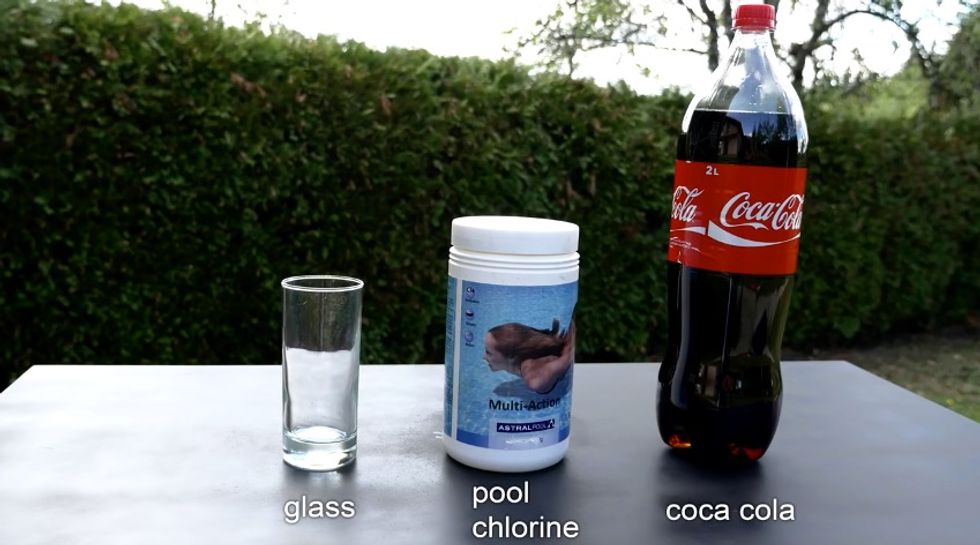 A 'Strange Chemical Reaction' Occurs When Pool Chlorine Is Mixed With Coca-Cola