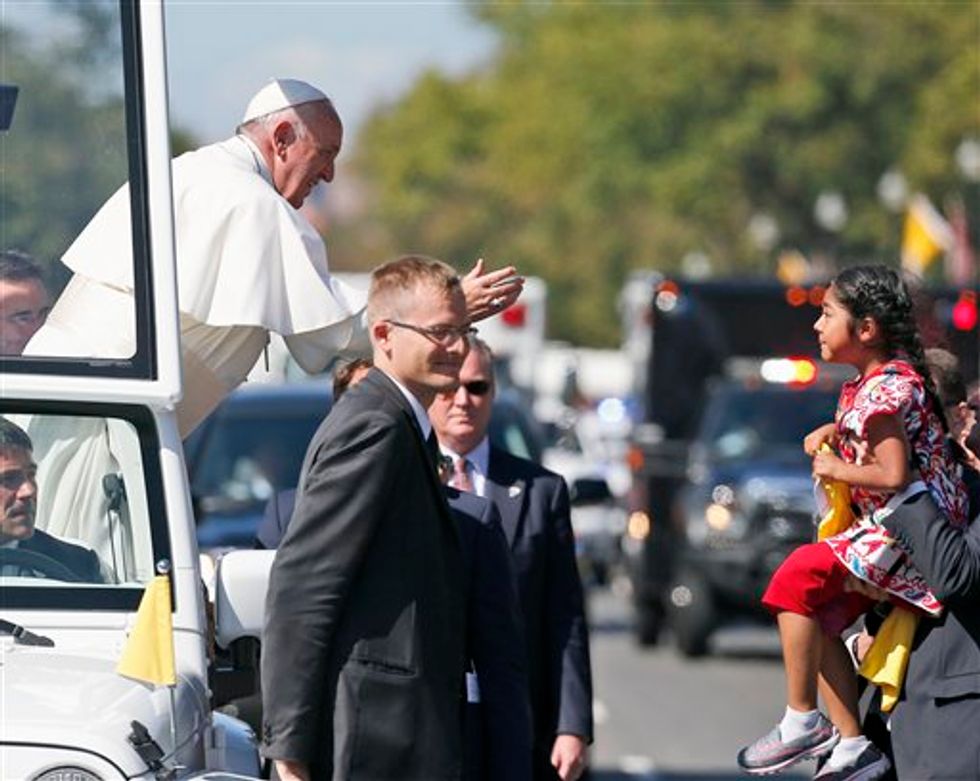 The Pope’s Viral Encounter With 5-Year-Old Daughter of Illegal Immigrants Was Scripted, Planned a Year Ago