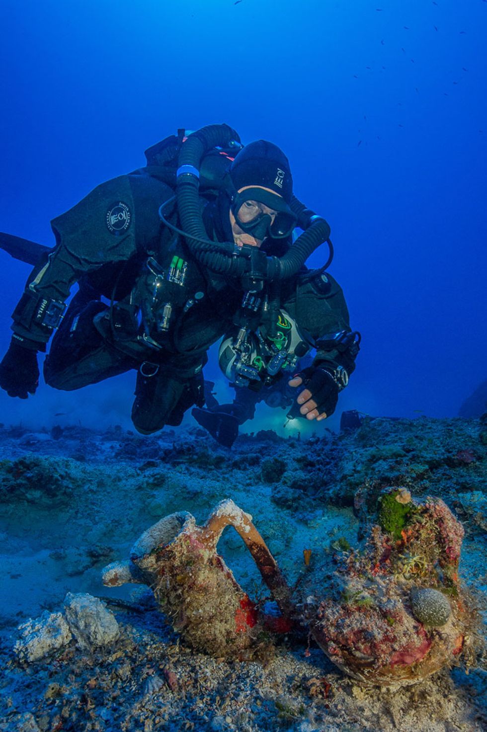 Artifacts Recovered From Over 2,000-Year-Old Shipwreck Reveal 'How the 1 Percent Lived in the Time of Caesar