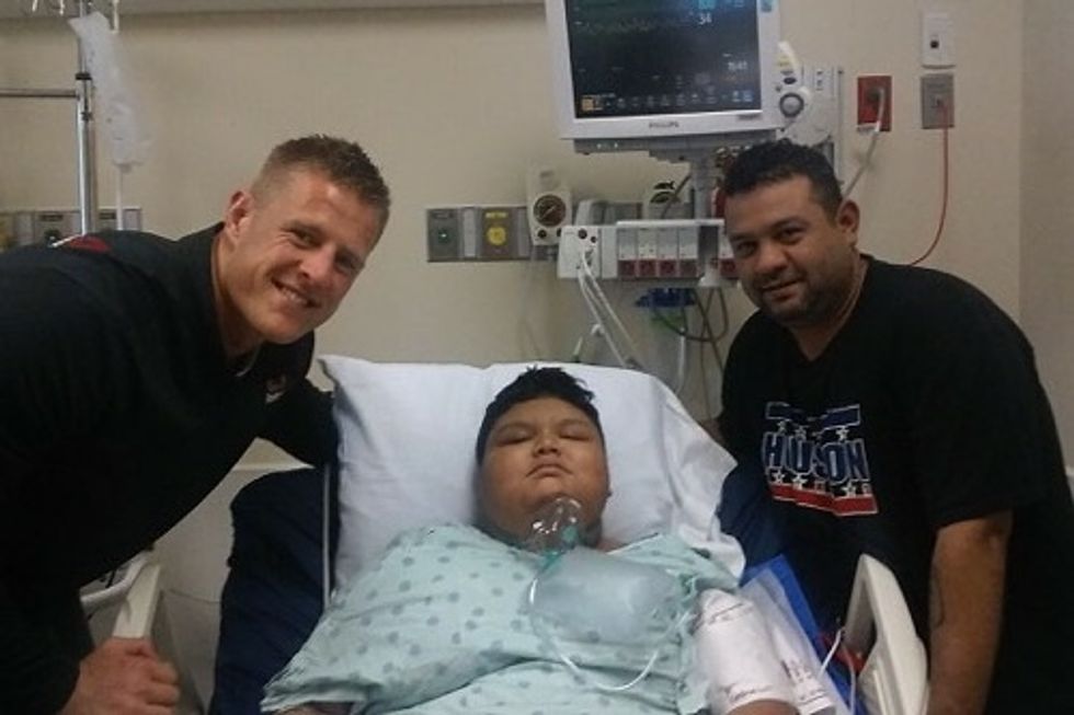 Football Star's Surprise Hospital Visit Was Exactly What This 11-Year-Old Drive-By Shooting Victim Needed