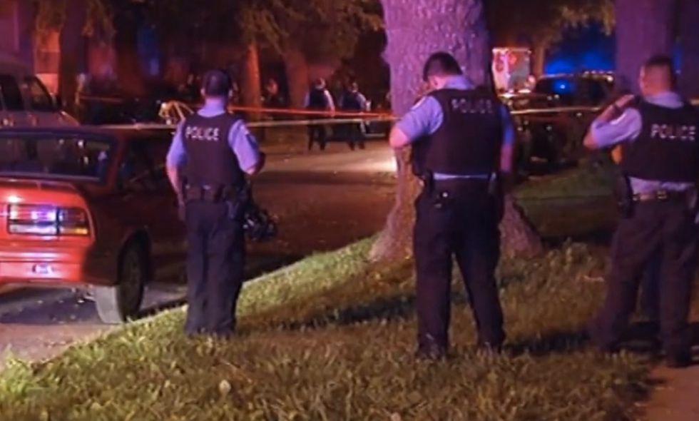 Chicago Officers Break Protocol to Save Infant’s Life After Child’s Pregnant Mom, Grandmother Killed in Drive-by Shooting