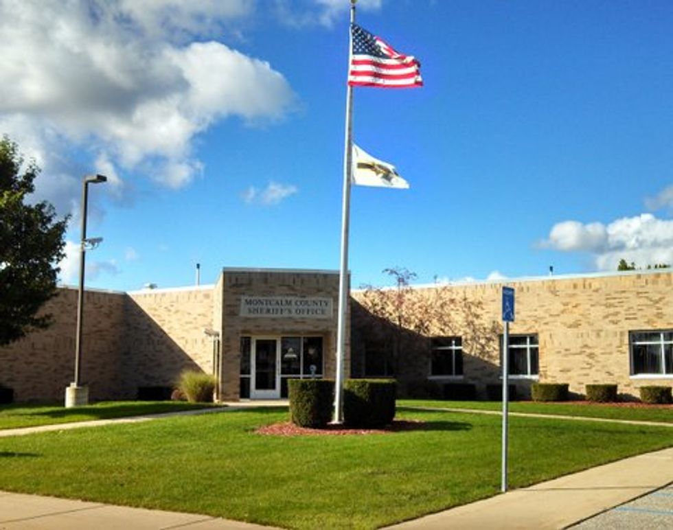 Michigan Police Officer Shot With Crossbow During Traffic Stop