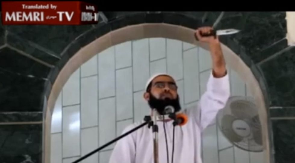 ‘Cut Them Into Body Parts’: Islamic Preacher Waves Knife During Sermon to Urge Palestinians to Stab Jews