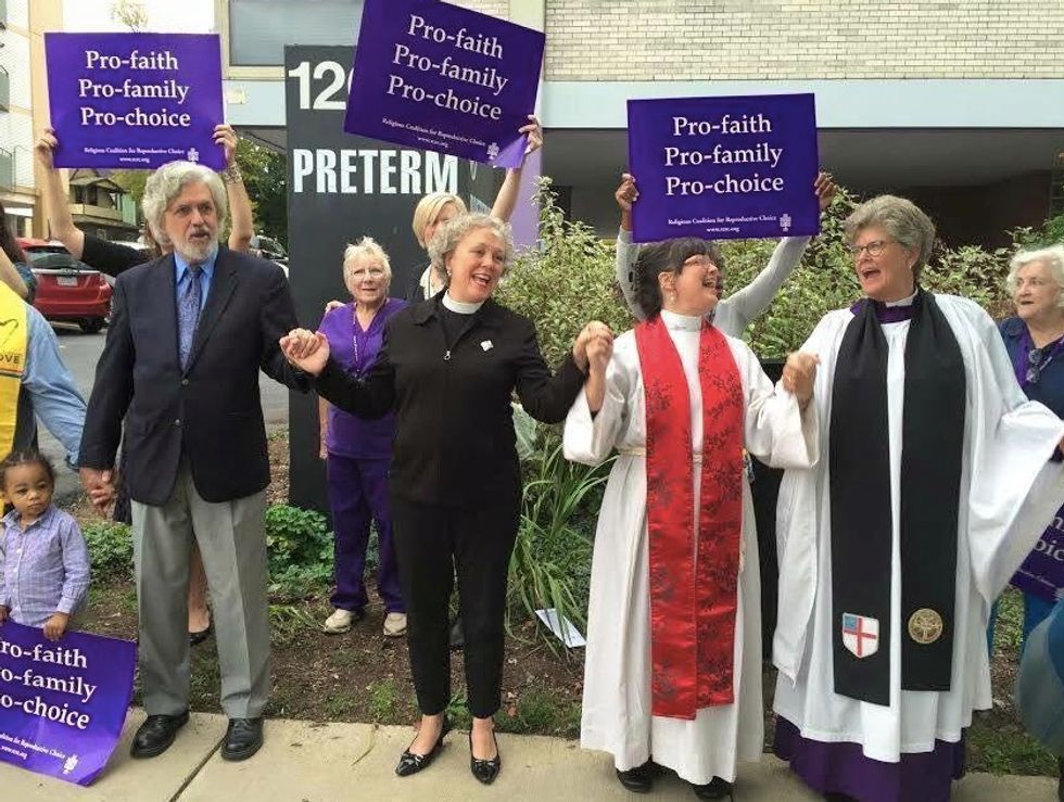 Christian Ministers Gather Outside Ohio Abortion Clinic to Do Something Shocking That Has Reportedly Never Been Done Before
