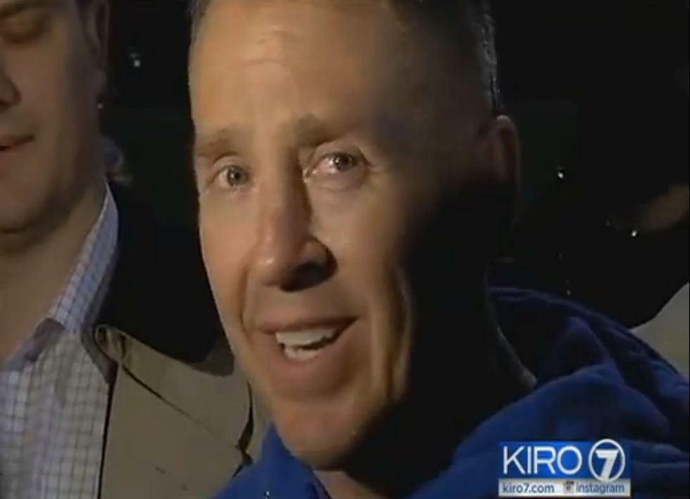 High School Football Coach Defies Ban on Post-Game Prayers — but Just Watch Who Bowed Their Heads With Him