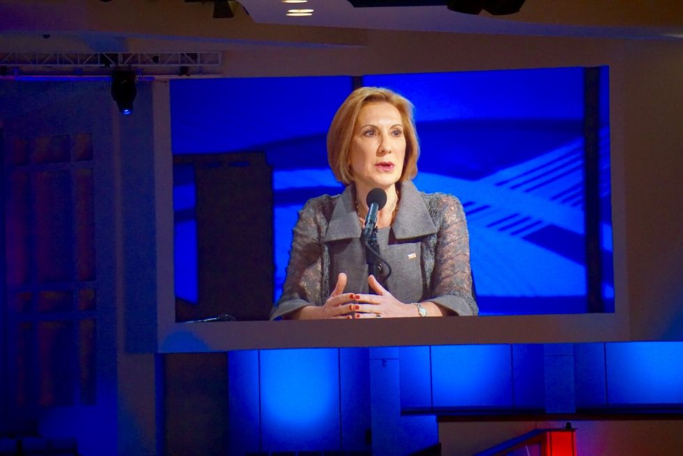 When Asked What Differentiates Her, Hillary Cited Her Gender — Here's How Carly Fiorina Addressed Same Issue