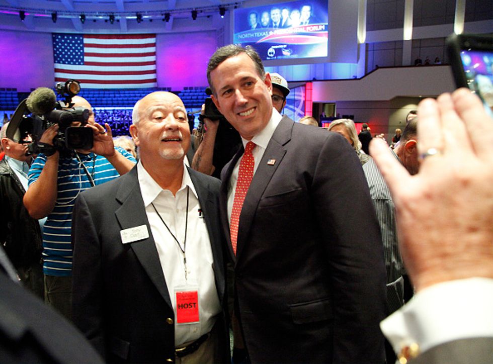 Rick Santorum's Direct Message to Islamic State Earns Him Standing Ovation at GOP Presidential Forum