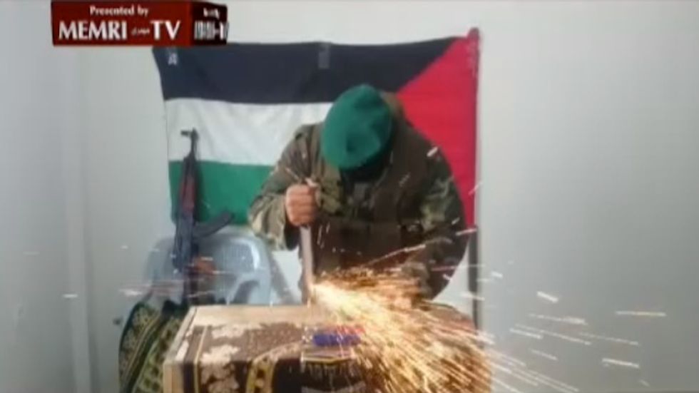 Palestinian Video Offers Tutorial on How to Sharpen a Knife and Then Use It Most Effectively