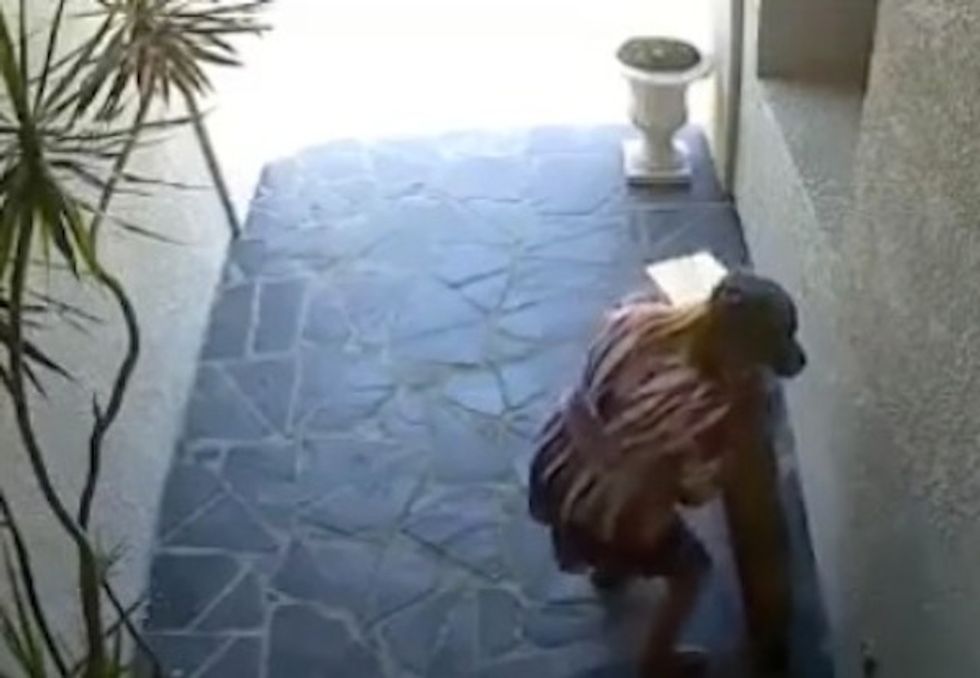 Even Police Are Calling This Incident Caught on Camera an ‘Epic Crook Fail’