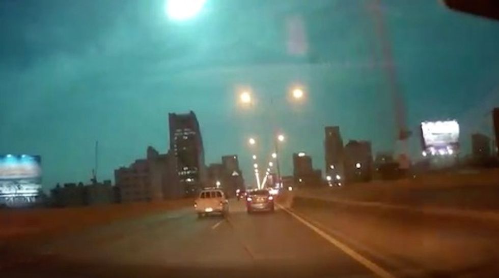 Taurid Meteor 'Swarm' Delivers a Mesmerizing Blue-Green Fireball