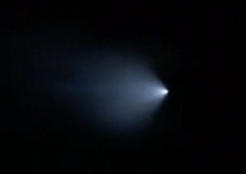 Secret U.S. Military Operations Have Reportedly Closed Ocean Airspace by LAX Over Next Week (UPDATE: Mystery Light Spotted in Night Sky Is Trident Missile Test Flight)